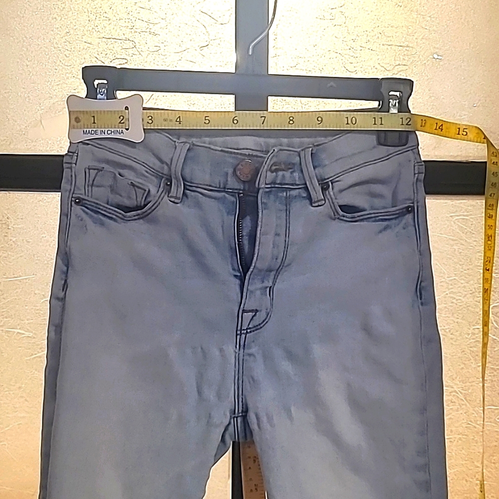 Urban Outfitters BDG High-Waisted Distressed Light Wash Cropped Skinny Jeans - Picture 3 of 9
